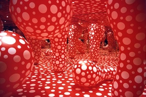 dots-obsession-2009-by-yayoi-kusuma