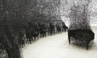 in-silence-2009-by-chiharu-shiota